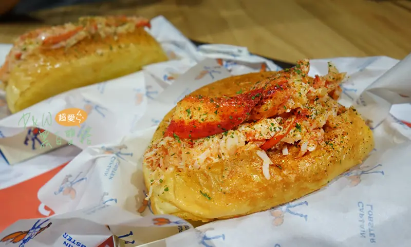 【台北-信義區】D&W黑白雙搭食記-CAPTAIN LOBSTER風靡美日內餡飽滿龍蝦堡與松葉蟹腳堡@新光三越新天地@市政府站