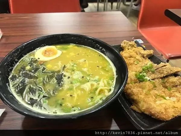 Cooking Boss料理屋統領店-也太飲食店~豬肉豚骨拉麵/咖哩豬排拉麵/炸物拼盤,這樣的冷風天氣,來碗熱呼呼拉麵,讓心情都暖了呀!