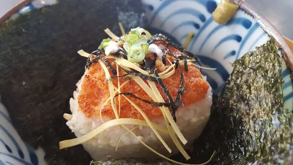 高雄食記【喜八珈琲店 Shiba cafe】不錯吃的烤明太子茶泡飯，好吃的厚鬆餅～～～