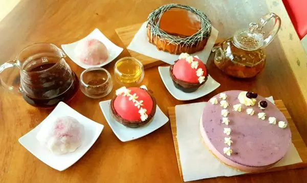 ㄩㄢˊ咖啡事務所~一杯有溫度香醇的ㄩㄢˊ咖啡及療癒邪惡美味可口的甜點,纏繞著美麗幸福的滋味