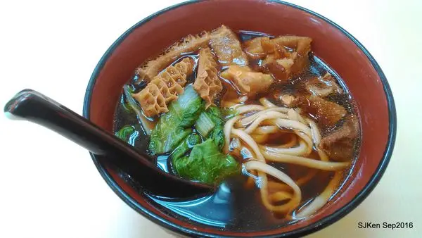 「三商巧福」敦北店 --- 香嫩Q彈「三寶牛肉麵」與小菜「醬滷黑豆乾」