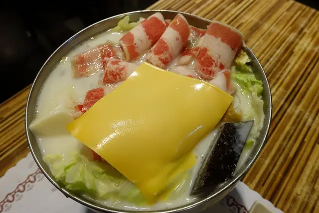 【食記】林口長庚/桃園龜山。家芬豆花~牛奶鍋好濃好好吃