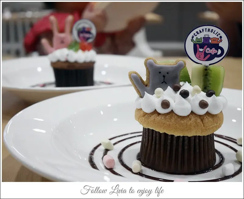 美食。餐廳│台北大安區 國父紀念館捷運站  宇宙人主題餐廳 CRAFTHOLIC Café 少女心已融化 我愛宇宙人 ❤跟著Livia享受人生❤
