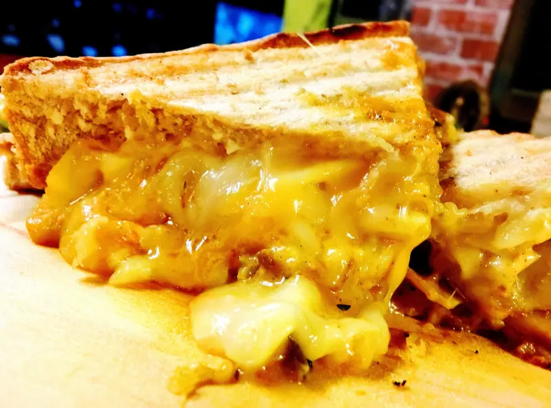 3 Idiots Toast& Curry              