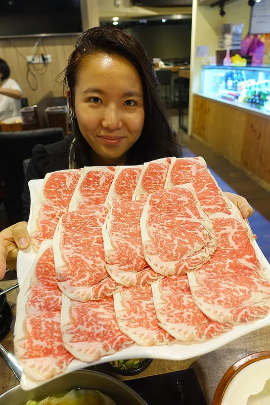 (胖樺食記)捷運中山國中站超推薦餐廳「上官木桶鍋-源自蘆洲正官」/敦化北路明生社區美食/海鮮牛肉品質一流/頂級和牛紐約克