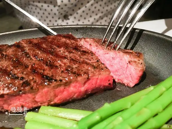 【台北/大安區】王品牛排‧服務周到X主餐美味，紐約客牛排、嫩煎干貝佐松露菲力