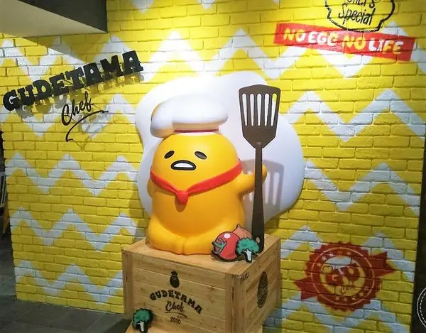 蛋黃哥秒萌~進去就不想出來了！Gudetama Chef蛋黃哥五星主廚餐廳｜東區主題、親子餐廳/台北大安區捷運忠孝敦化站(附菜單)