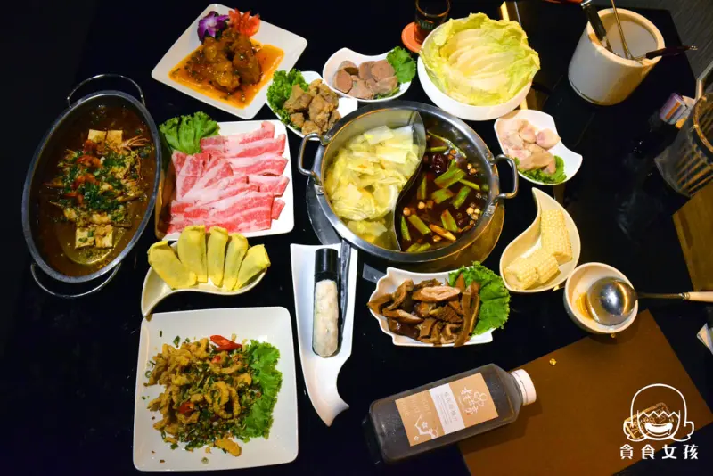 南寧饌精緻麻辣火鍋-邊吃川式麻辣配燒烤熱炒，辣你心卻不辣XXX