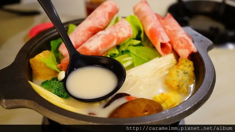 【台北松山】太妃鍋 粵式小煲鍋 小巨蛋平價火鍋  白飯.飲料.冰淇淋無限供應 48小時大骨熬湯八德路/育達高職/小巨蛋捷運站