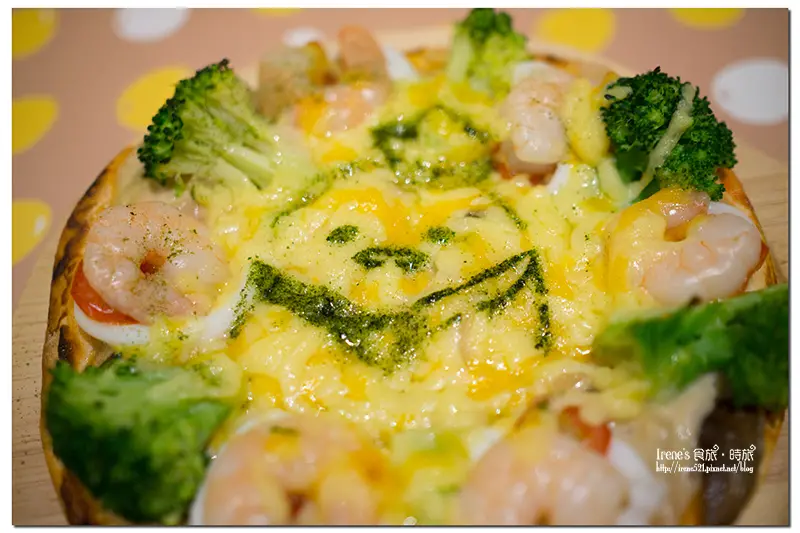 【台北大安區】三麗鷗主題餐廳又一發，好懶好療癒的蛋黃哥化身成一道道料理啦．蛋黃哥五星主廚餐廳