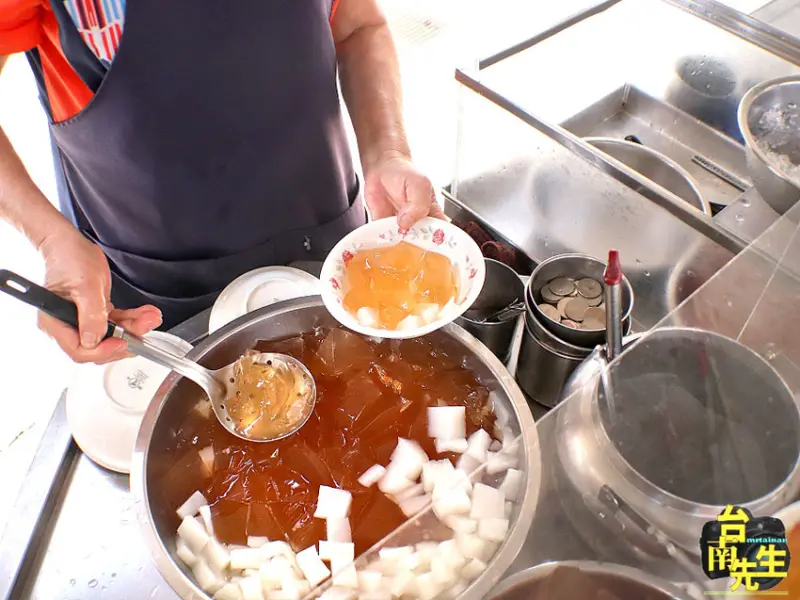 台南愛玉冰／70多年無名小攤／每日限量只賣4小時／天然手洗愛玉／傳統古早味在地人的回憶