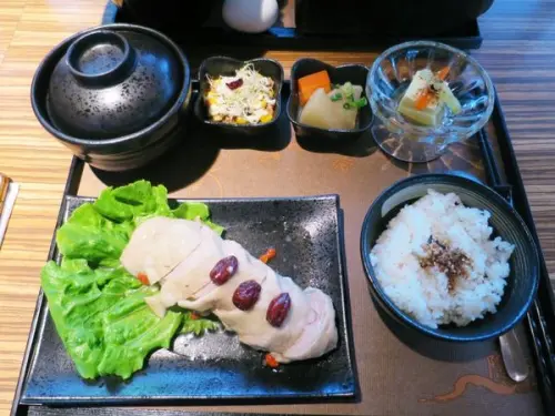 *台南美食*隱田山房，日本禪風造景，精緻火鍋份量十足!