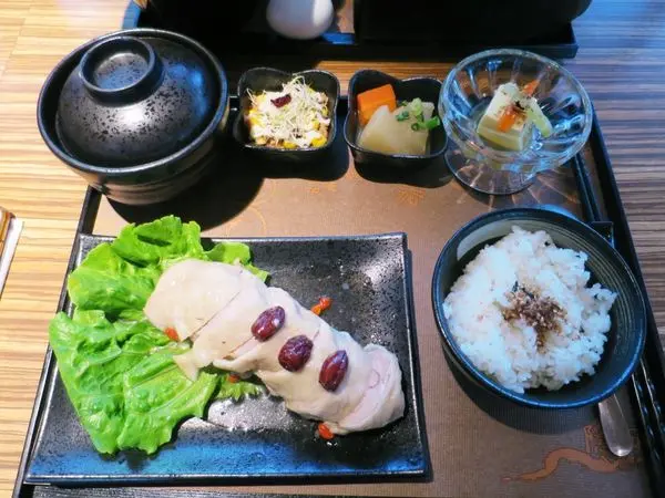 *台南美食*隱田山房，日本禪風造景，精緻火鍋份量十足!