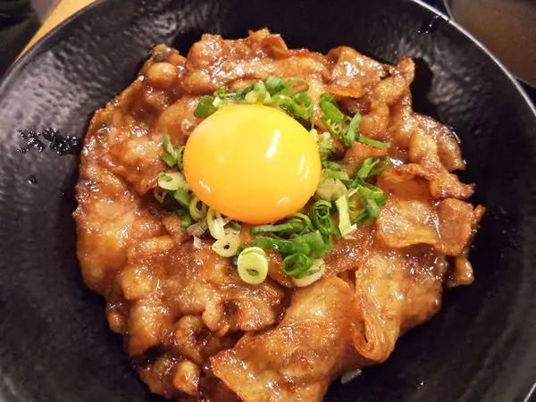 (美食-捷運西湖站)我的老天鵝阿~完勝!小學日燒肉丼食堂超越地表最強丼飯!