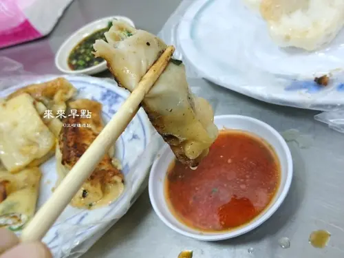 苗栗頭份人氣早餐店 ❤ 來來早點 ❤ #頭份中式早餐 #國民美食 #頭份中華路早餐 #頭份來來早點菜單 #鍋貼小籠包