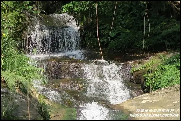 新竹尖石。水田部落慢步森林步道。甕碧潭瀑布步道