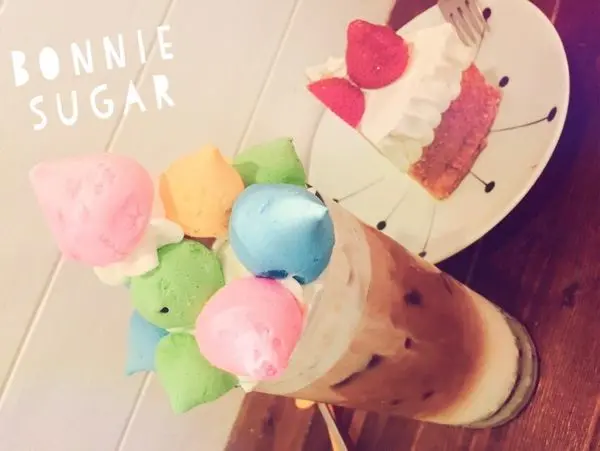 捷運善導寺站✿Bonnie Sugar 森林店✿ 超萌的粉嫩馬林糖~彩虹怪獸冰拿鐵 ! 阿姆阿姆 讓色彩療癒雨天發霉的身心吧 !