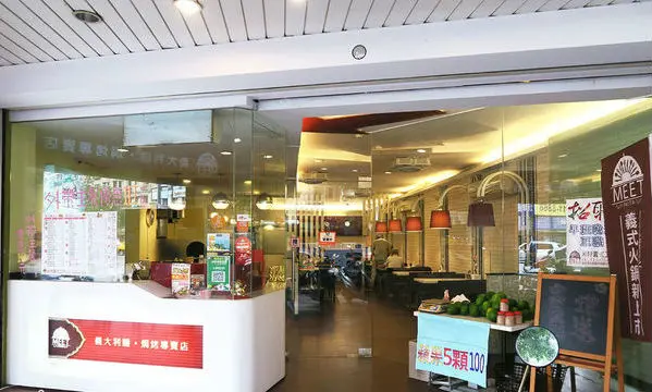 肖年頭家這樣幹！挽袖彎腰洗30斤蕃茄