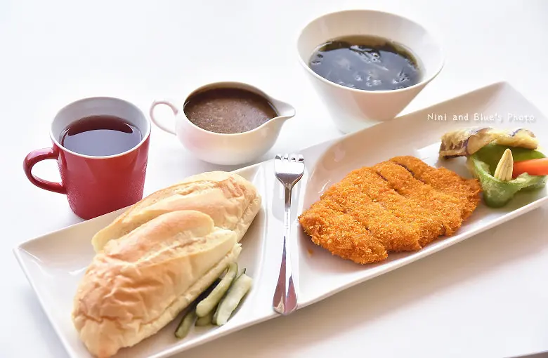 【台中咖哩】 咖哩作伙 西屯中科商圈美食，歐式簡約裝潢但內心是日式溫馨家庭食堂，歡迎帶小孩來用餐