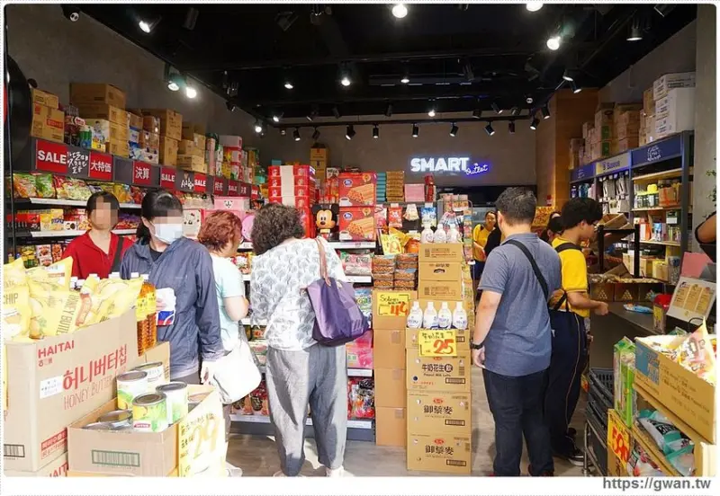 買零食千萬不要走進獅賣特周年慶，小心幾百元就買到抱不回家！！ 