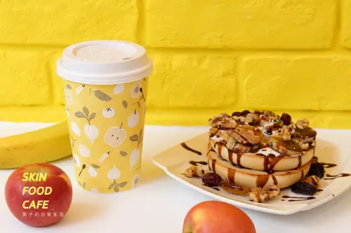【男子的日常生活】SKINFOOD TW CAFE，韓國美妝品牌台灣首間鬆餅咖啡店，明亮鮮黃可愛首爾空間。台北西門/電影街/meat up