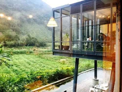 │食記│新竹尖石/Z cafe✨玻璃屋內品嘗咖啡x設計感十足住宿結合咖啡店