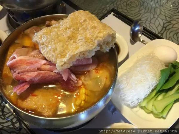 【中興新村美食】荷花池畔的|蓮花茶坊|，吃不膩的餐點