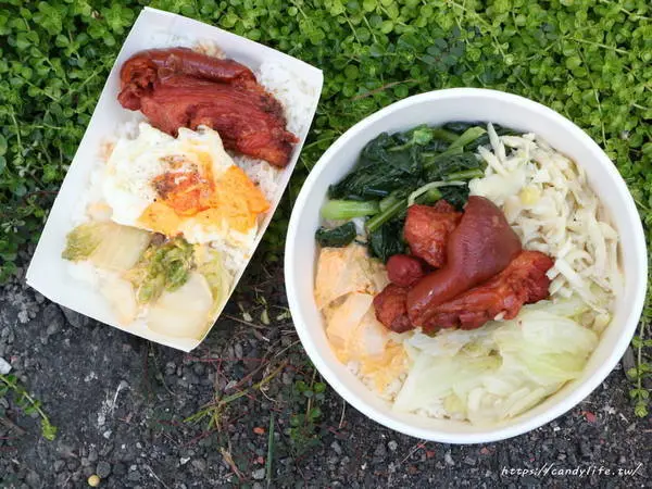 台中美食│小莊刈包店〃台中早餐推薦！讓人一試成主顧的好吃刈包，還有新品控肉飯、控肉便當限量登場～              