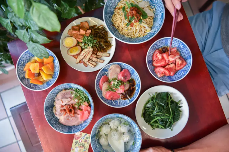 寶發號麵店：台中北區美食-文青風格的懷舊古早味麵店，上班族新選擇