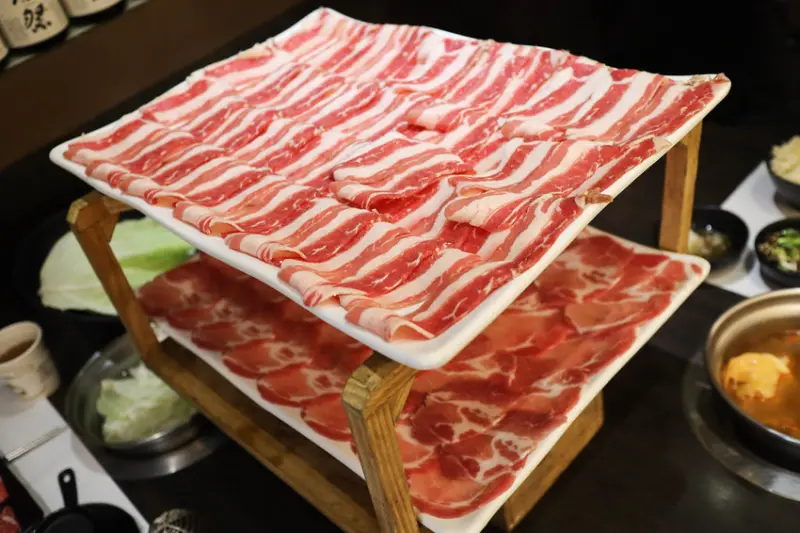 (大直站)大直捷運美食-鍋饕精緻涮涮鍋,15年老店大肉盤始祖,重量級肉盤,紅酒牛肉,近實踐大學,聚餐地點