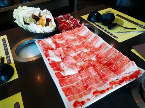 【台北】鍋饕精緻涮涮鍋│鄰近捷運大直站，肉食族必滿足，紅酒牛肉果香濃郁