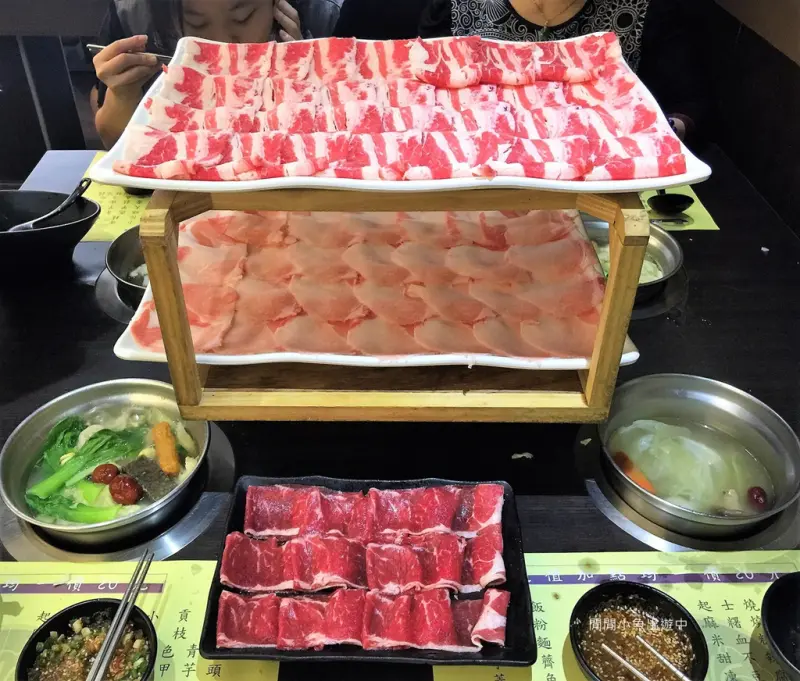 [大直站餐廳]超人氣✫鍋饕精緻涮涮鍋✫實踐大學旁肉食者天堂♥超值大份量肉盤高CP值鍋物料理