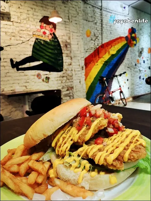 【高雄】Wow.F 沃夫餐廚 遠百店 - 巨無霸漢堡征服記