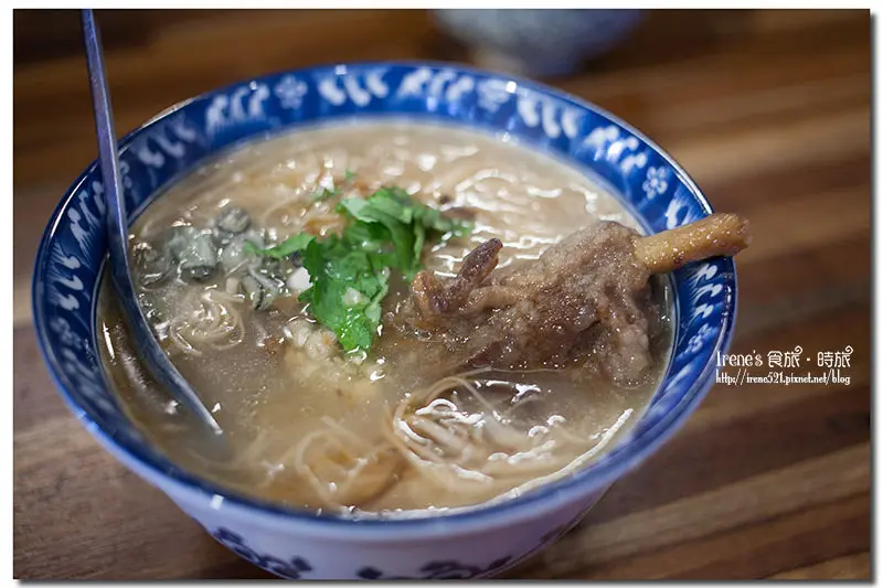 【宜蘭礁溪】湯圍溝溫泉公園旁日式風味洋溢的小木屋/蚵仔麵線/關東煮/串燒．盛滿號