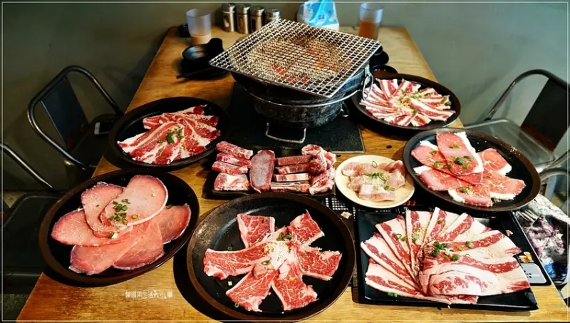 【台北美食】燒肉殿／忠孝復興站～價位499吃到飽，提供了數十種以上肉類跟海鮮，豬、牛、羊、沙拉、涼拌小吃、飲料、冰淇淋隨你吃