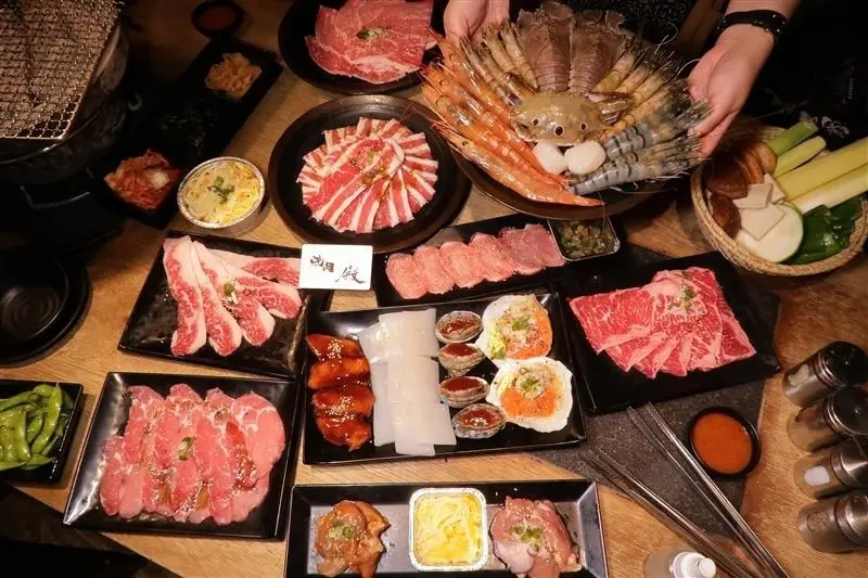 東區忠孝敦化吃到飽 燒肉殿燒肉吃到飽和牛螃蟹蝦干貝 消夜送烤魚當火鍋涮肉火烤兩吃~