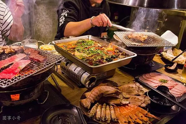 台北東區美食-燒肉殿，美味又划算的燒烤吃到飽還能啤酒暢飲！絕對是大塊吃肉大碗喝酒的不二選擇。