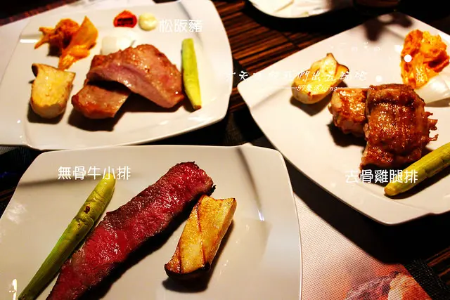 [台中♥西區]火地島。阿根廷慢火料理。炭烤風味-牛排.豬排.雞排         