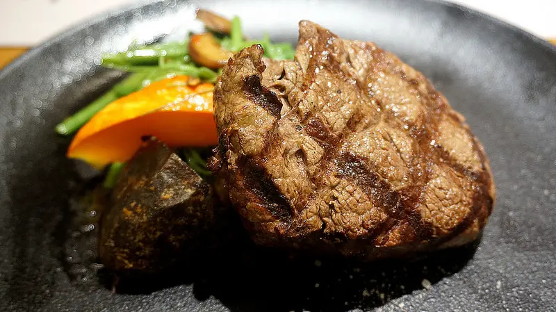 【台北】朵頤排餐館 Doricious●高C/P值京站牛排 一套七品精緻美味排餐●