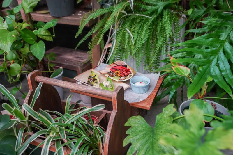 台北・特有種商行X魔王 台北大安區 魏德聖導演工作團隊開設的咖啡廳 復古懷舊電影風格 不限時提供插座咖啡廳 捷運忠孝新生站 內文有店家資訊