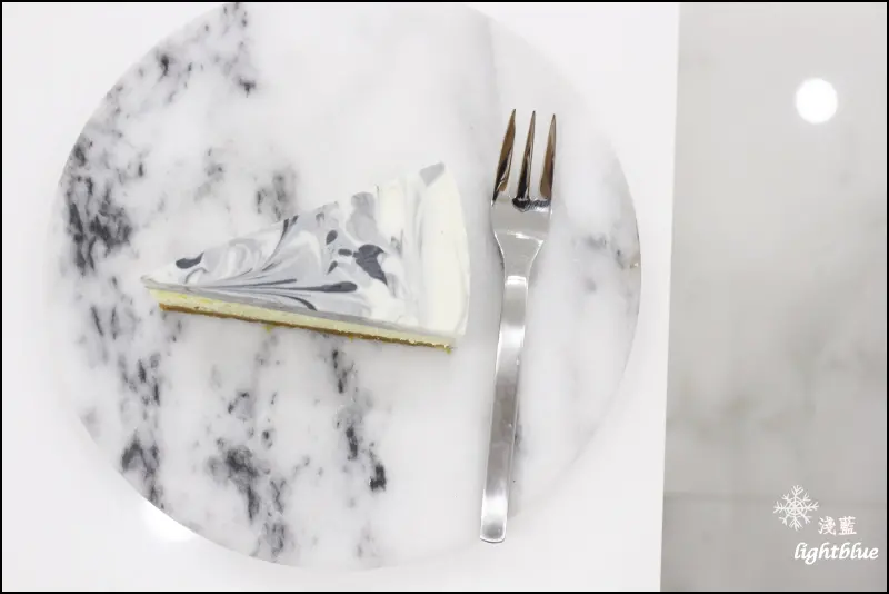 [ 國父紀念館站美食 ] 淺藍 × Sugar Miss～藝術品一般美麗紋路的大理石乳酪蛋糕，還有多種口味千層