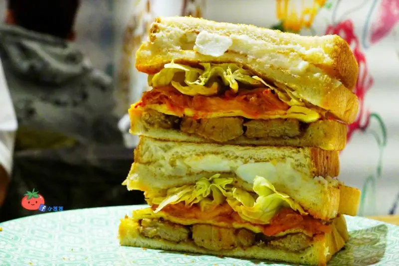 【台北美食】三重碳烤土司推薦 犯規超厚份量 天使號碳烤土司 只有晚上才吃的到！深夜食堂 晚餐消夜限定~