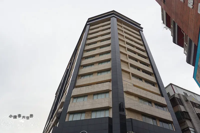 [台中親子住宿] 愛麗絲國際大飯店,四大特色主題房商務休閒旅店全新開幕優惠980元,交通便利,簡單玩台中~2016台中住宿推薦,健身房,洗衣間~豪華早餐buffet,無障礙空間Aeris Hotel