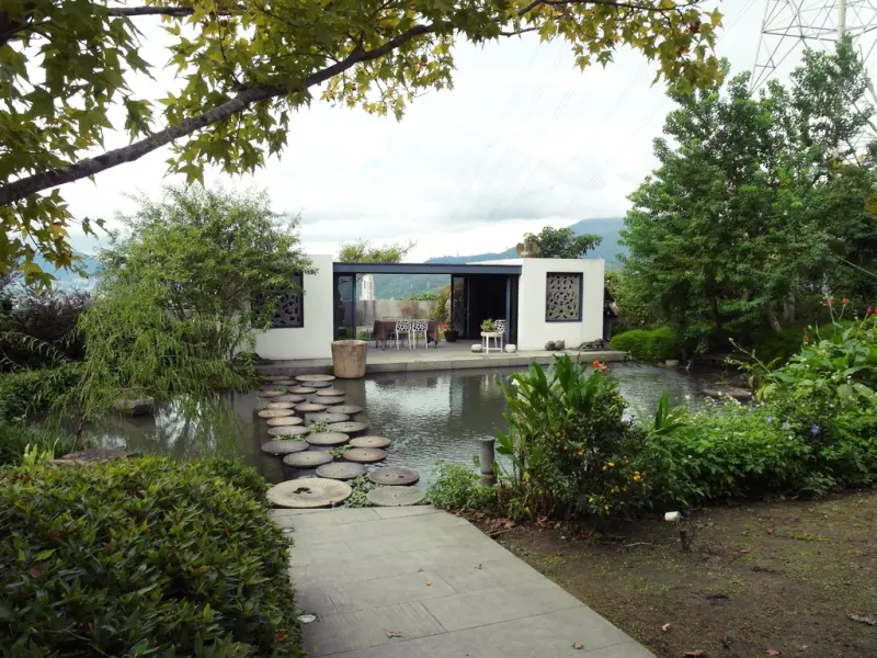 台北景點 ▎草山玉溪Garden91│陽明山一處秘境桃花源，靜心賞石頭藝文與美景。[大花說]