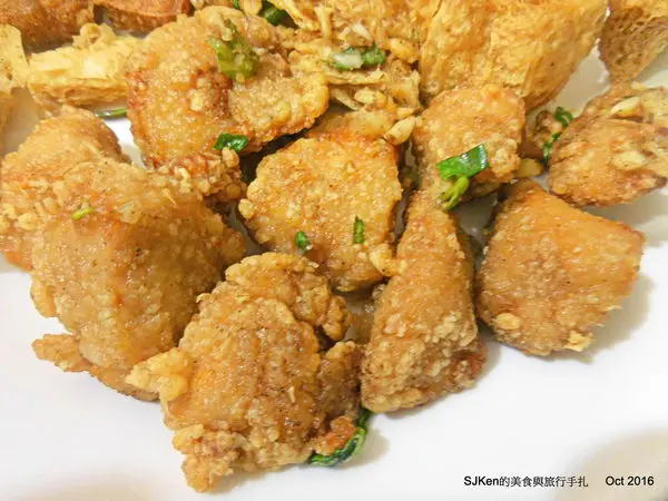 (台北捷運板南線南港展覽館站周邊美食) 「南港蒜香無骨炸雞」--- 種類多選新鮮食材美味蒜香炸物