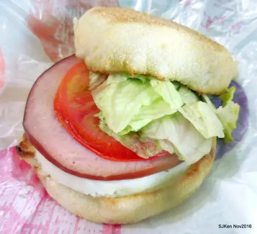 麥當勞2016 年終限時大回饋「活力早餐優惠」---買任何早餐套餐加NT$35，享原價 NT$53的「豬肉滿福堡加蛋」