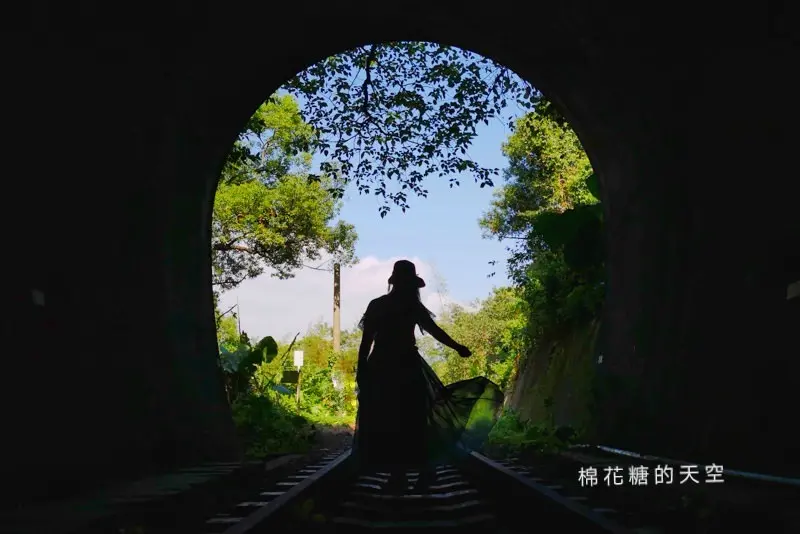 台中后里祕境大公開|八號隧道圳磚橋美得像是宮崎駿卡通場景 - 棉花糖的天空