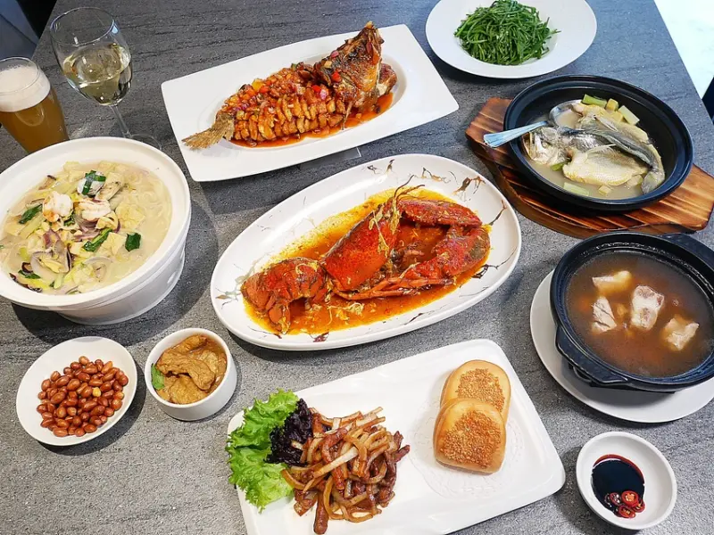 莆田-台中情人節套餐，除了超大隻龍蝦還有多道新加坡經典菜色，開文好康免費送，用餐出示立刻享優惠，情人節來這邊就對了