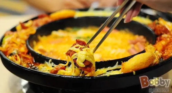 【苗栗美食】OMAYA春川炒雞.苗栗府前路.辛普森湯-起司部隊鍋.釜山巨無霸海鮮盆.韓式料理必吃餐廳(炸天婦羅/韓國拉麵/三點蟹/生蠔/鮑魚/蛤蜊/章魚)