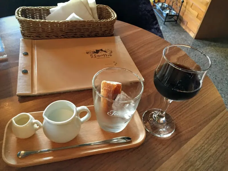 [桃園x中壢]突點咖啡貓Top point。pizza、義大利麵、鬆餅、還有貓咪陪吃下午茶～